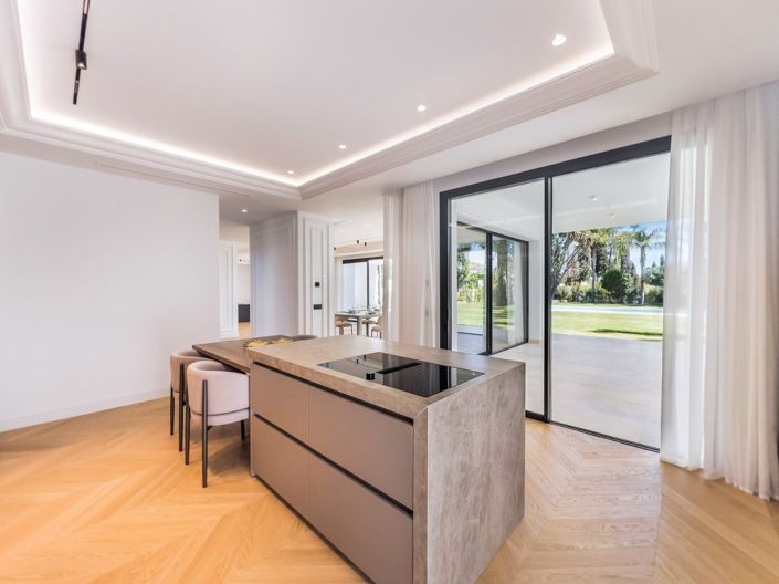 Image No.12-6 Bed Bungalow for sale