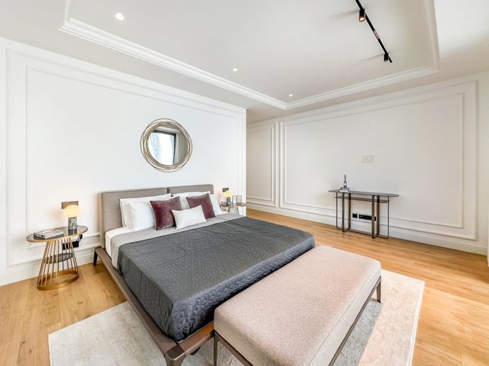 Image No.13-6 Bed Townhouse for sale