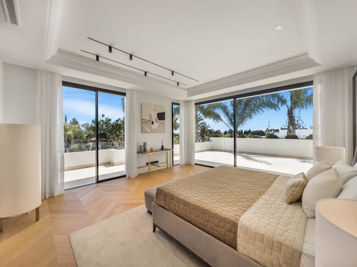 Image No.28-6 Bed Townhouse for sale