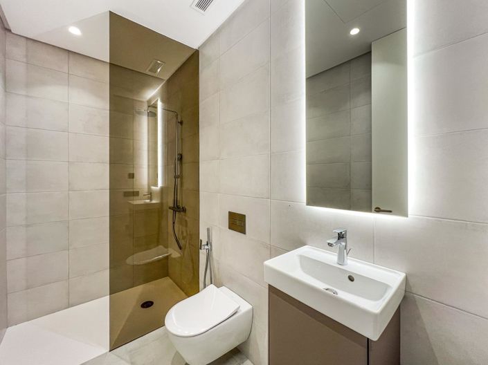 Image No.31-6 Bed Townhouse for sale