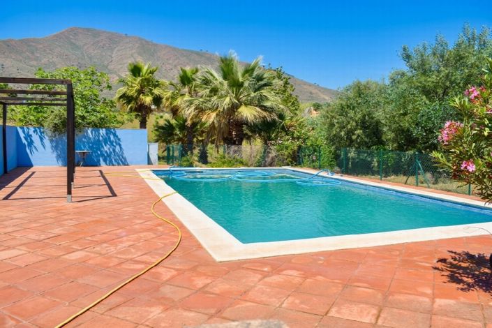 Image No.2-4 Bed Villa for sale
