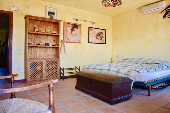 Image No.4-4 Bed House for sale