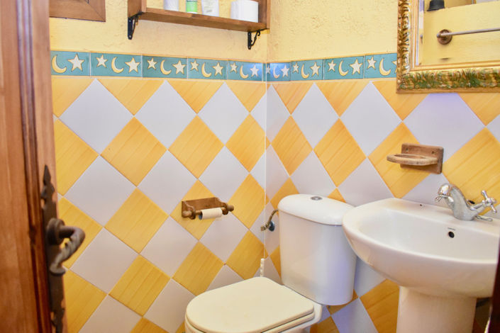 Image No.7-4 Bed House for sale