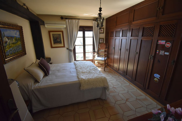 Image No.13-4 Bed House for sale