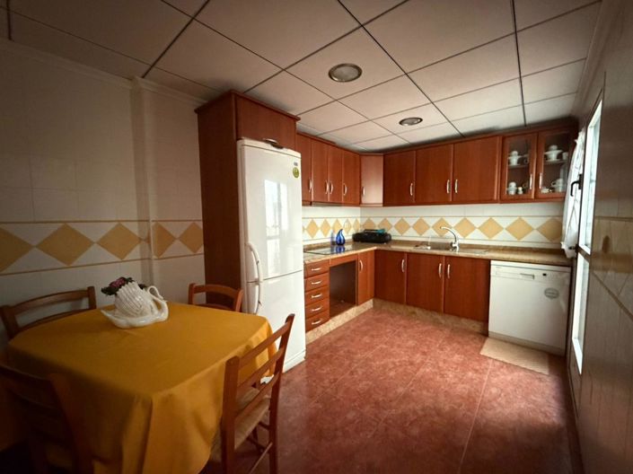 Image No.6-3 Bed Townhouse for sale