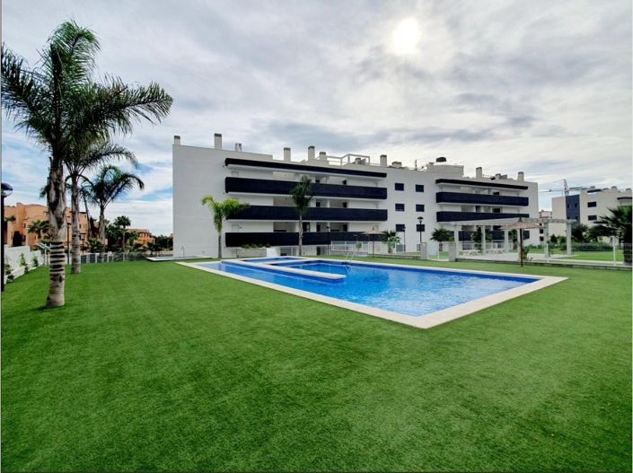 Image No.15-2 Bed House for sale