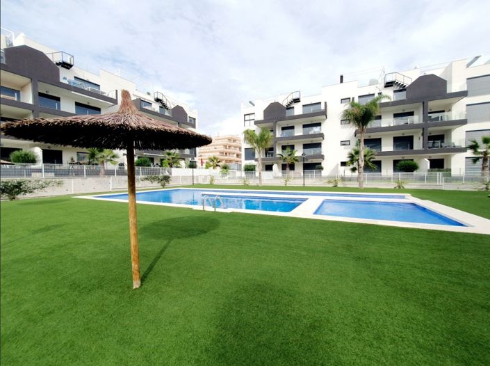 Image No.17-2 Bed House for sale