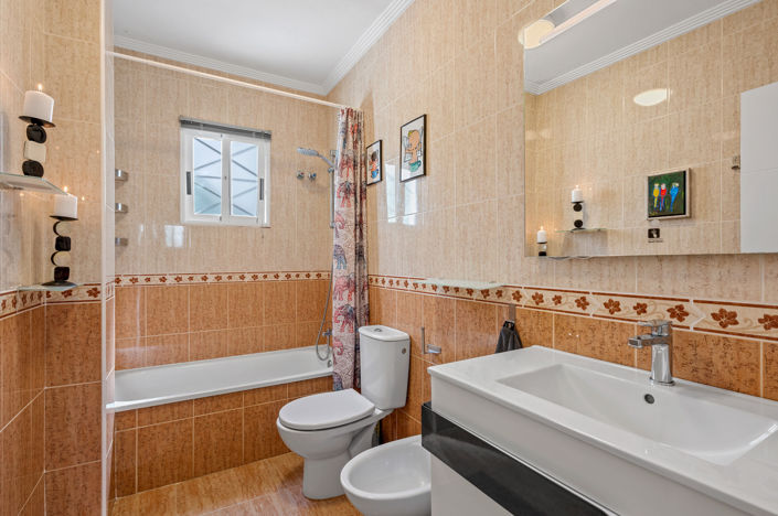 Image No.11-2 Bed Bungalow for sale