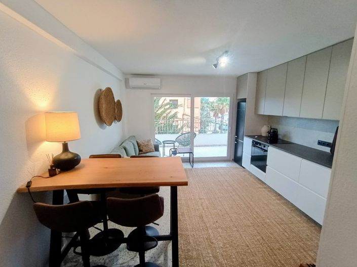 Image No.14-2 Bed House for sale