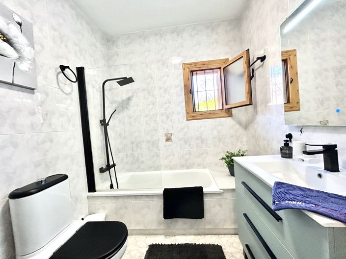 Image No.18-2 Bed Townhouse for sale