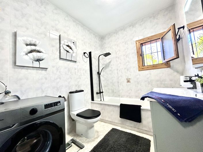 Image No.19-2 Bed Townhouse for sale