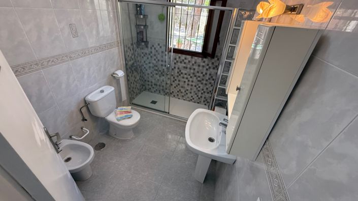 Image No.36-6 Bed Villa for sale