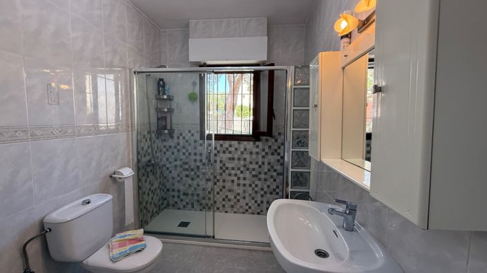 Image No.37-6 Bed Villa for sale