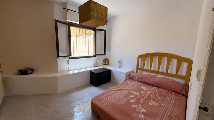 Image No.41-6 Bed Villa for sale