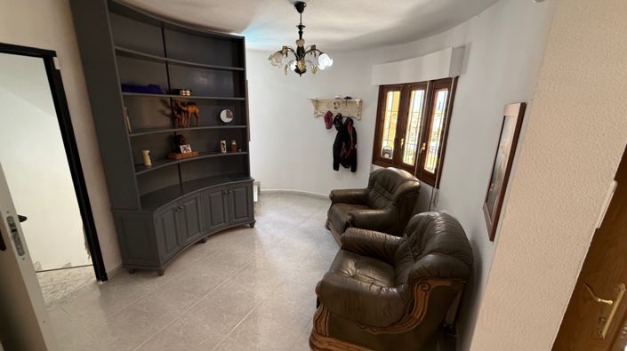 Image No.9-6 Bed Villa for sale