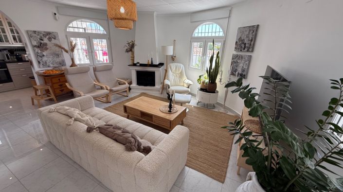 Image No.7-3 Bed Villa for sale