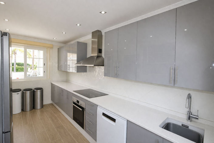 Image No.14-3 Bed Townhouse for sale