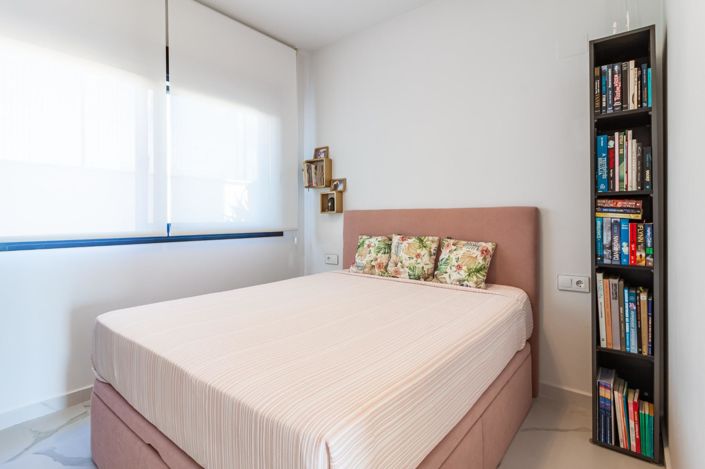 Image No.25-2 Bed Apartment for sale