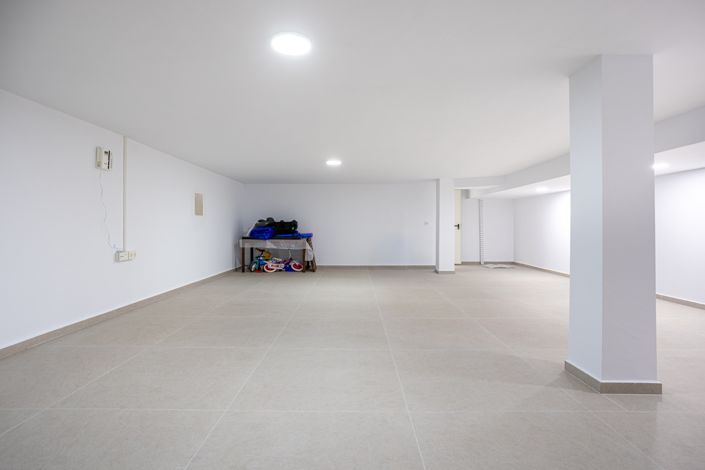 Image No.29-4 Bed Villa for sale