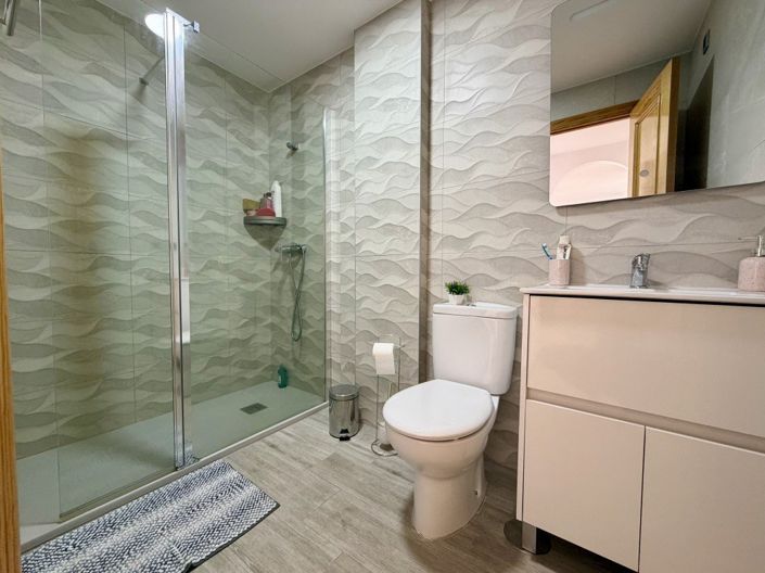 Image No.20-3 Bed Apartment for sale