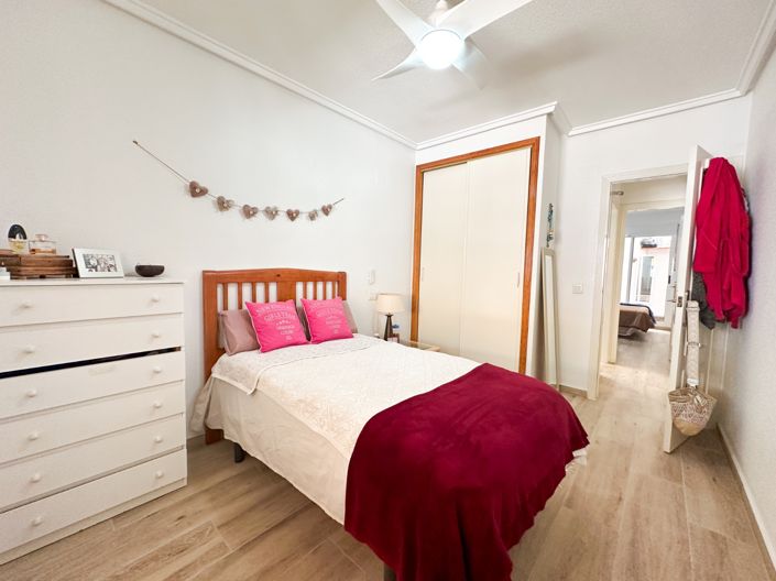 Image No.15-2 Bed Apartment for sale