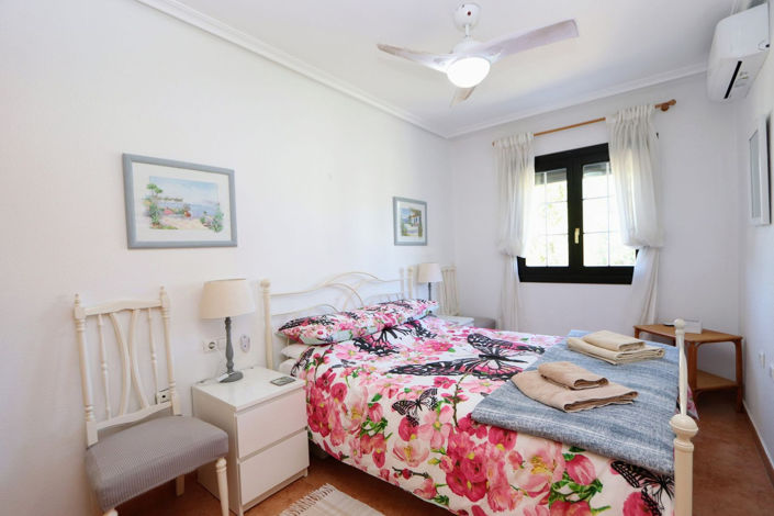 Image No.18-2 Bed Apartment for sale