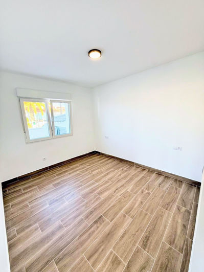Image No.11-3 Bed House for sale