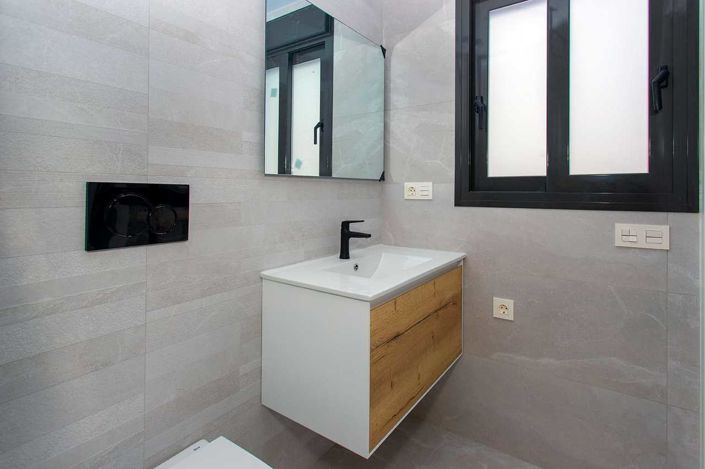 Image No.27-2 Bed House for sale