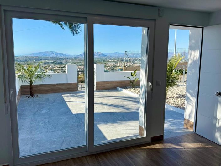 Image No.6-3 Bed House for sale