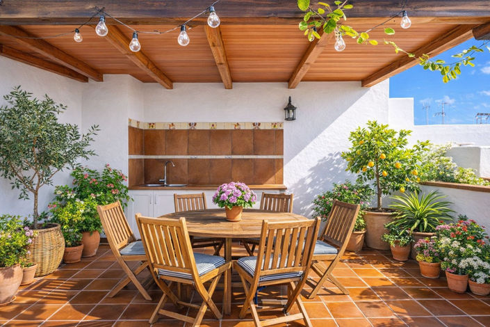 Image No.2-Villa de 2 chambres à vendre à Estepona