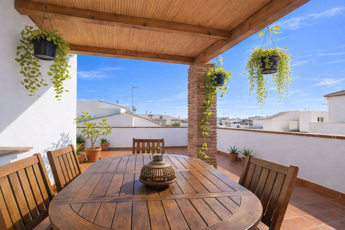 Image No.3-Villa de 2 chambres à vendre à Estepona