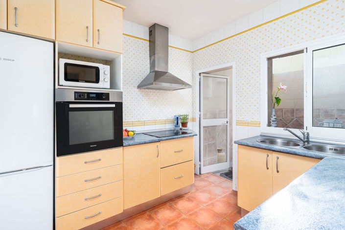 Image No.10-3 Bed Townhouse for sale