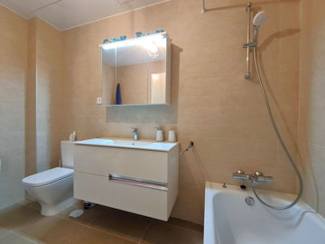 10-bb915d1cb19341576dcdc994b81ab9c5