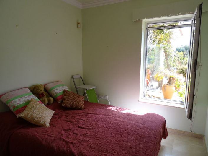 Image No.13-4 Bed Townhouse for sale