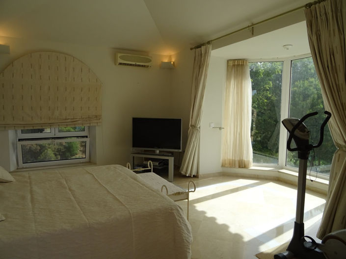 Image No.35-4 Bed Townhouse for sale