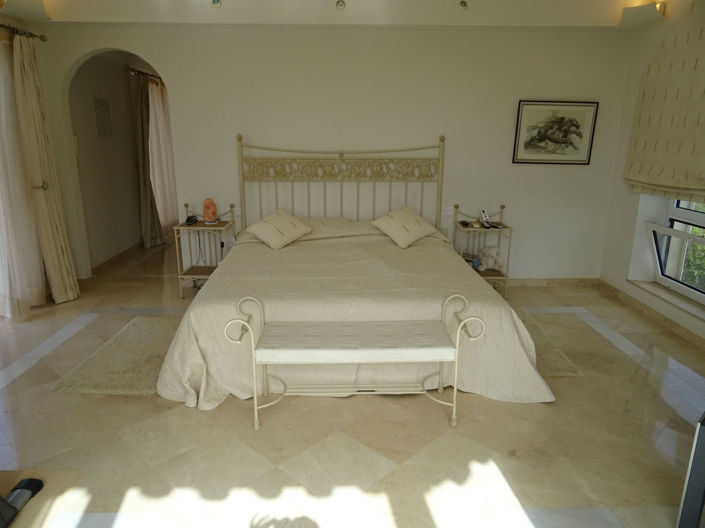 Image No.38-4 Bed Townhouse for sale