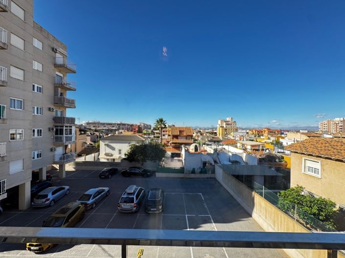 Image No.46-3 Bed House for sale