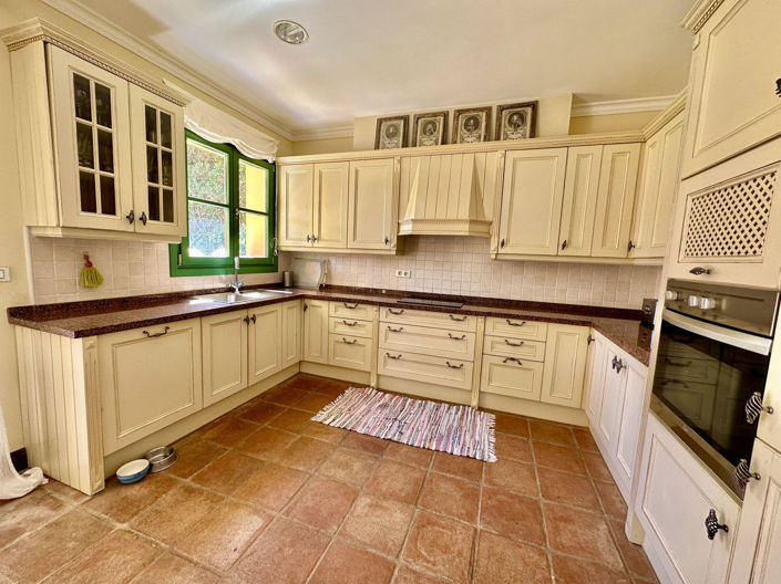 Image No.10-6 Bed Villa for sale