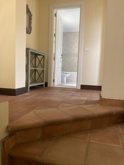 Image No.20-6 Bed Townhouse for sale