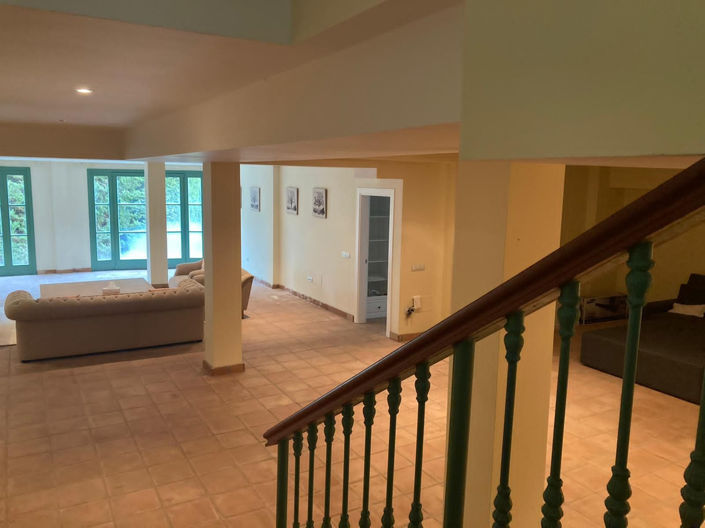 Image No.42-6 Bed Townhouse for sale