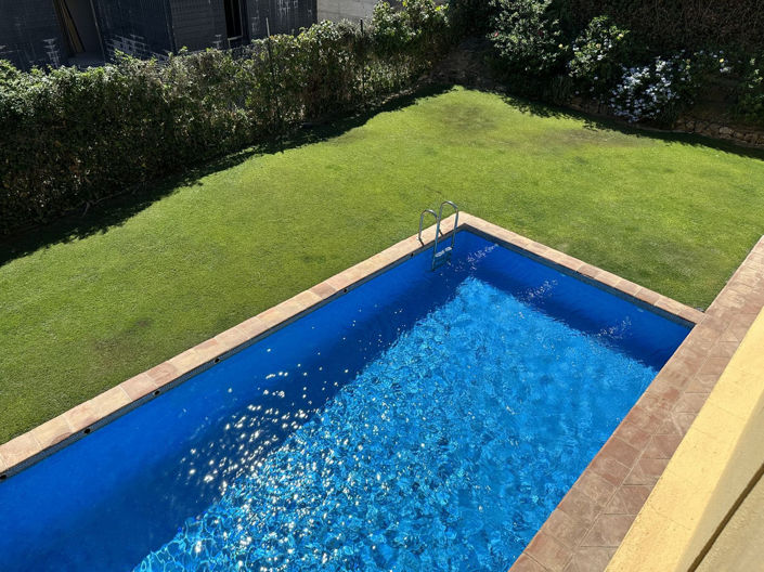 Image No.50-6 Bed Townhouse for sale
