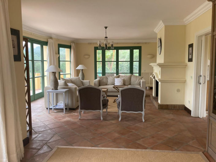 Image No.8-6 Bed Villa for sale