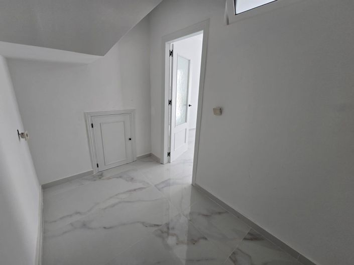 Image No.16-3 Bed Duplex for sale