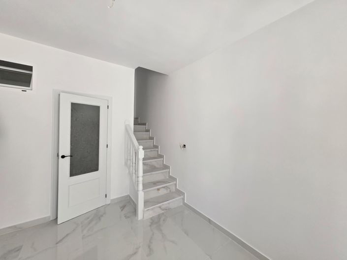 Image No.20-3 Bed Duplex for sale