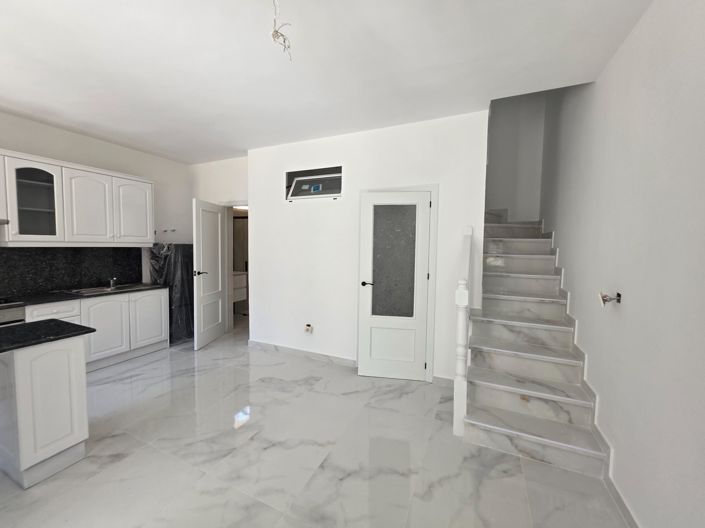 Image No.8-3 Bed Duplex for sale