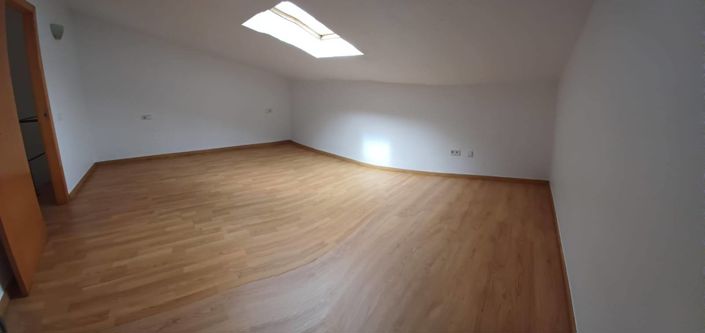 Image No.10-4 Bed Duplex for sale