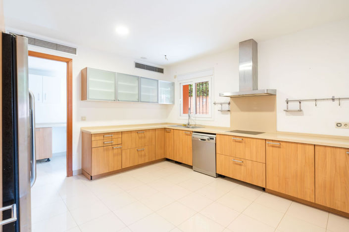 Image No.7-4 Bed Villa for sale