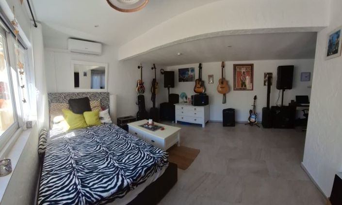 Image No.24-3 Bed Villa for sale