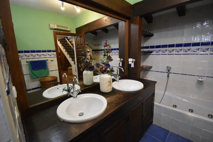 Image No.17-4 Bed House for sale