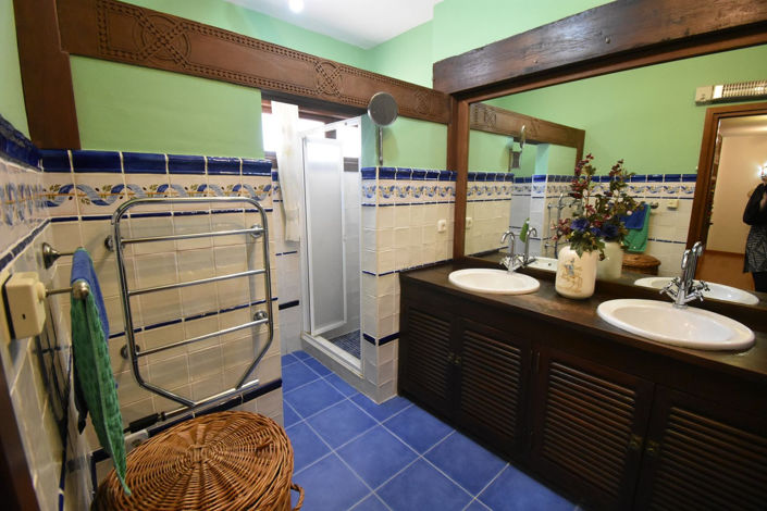 Image No.18-4 Bed House for sale